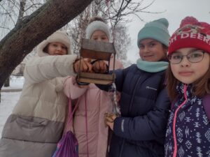 Подробнее о статье 🐧Ежегодно, 15 января, мы отмечаем всероссийский экологический праздник «День зимующих птиц России», с целью заботы о птицах, которые остаются у нас зимовать.