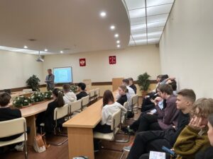 Подробнее о статье 🌍☀️4 февраля   у нас прошло увлекательное профориентационное мероприятие для обучащюихся 10-11 классов, организованное Российским государственным гидрометеорологическим университетом. Ведущим мероприятия стал Столяров Олег Игоревич — опытный специалист в области гидрометеорологии.